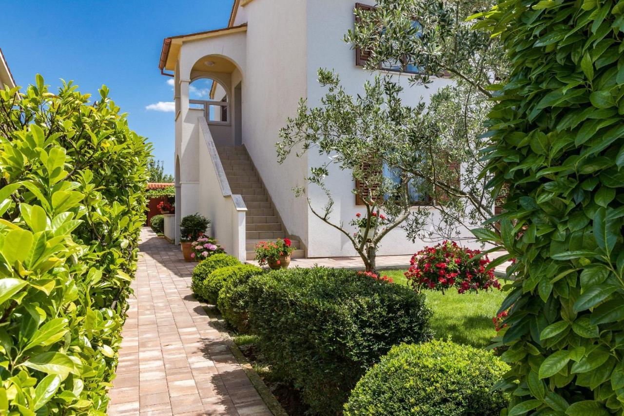 Apartman Mia Fazana Exterior photo